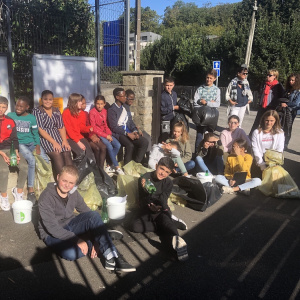 Fin de la mission devant l'école de Penanguer