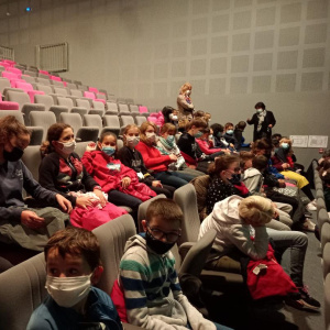 Petit à petit, la salle se remplit