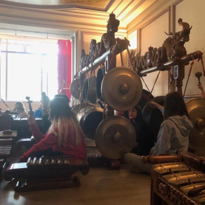 Gamelan dans la salle d'Indonésie
