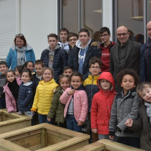 Livraison des carrés potagers - Photo de Penhars Info